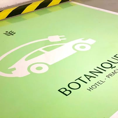 Bezplatná dobíjecí stanice pro elektromobily v Botanique Hotel Prague